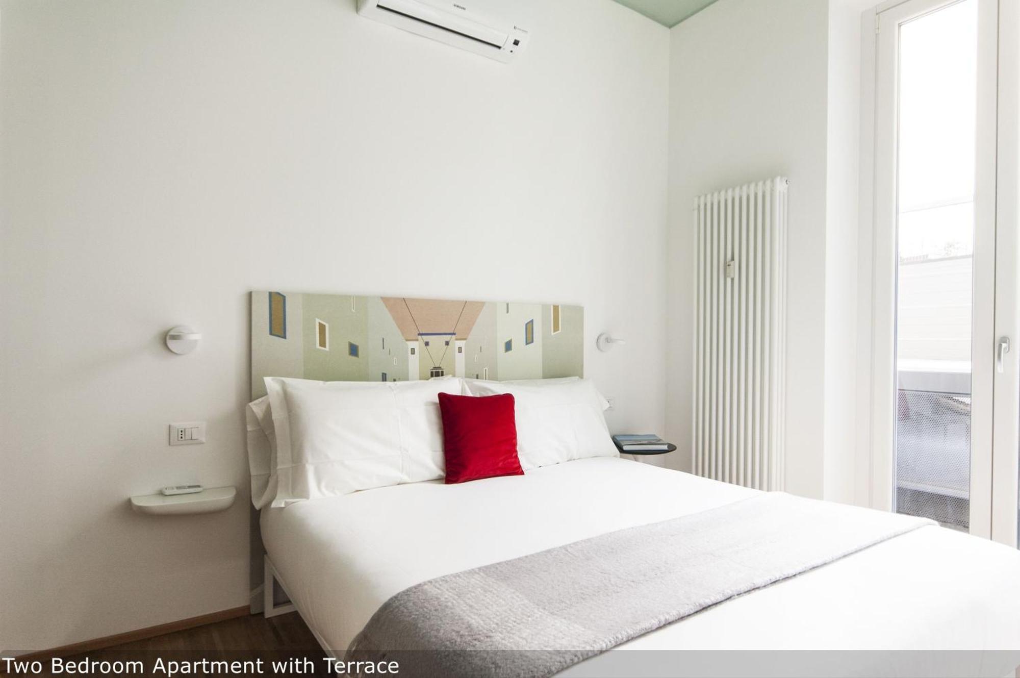 Brera Apartments In Nerino Милано Екстериор снимка