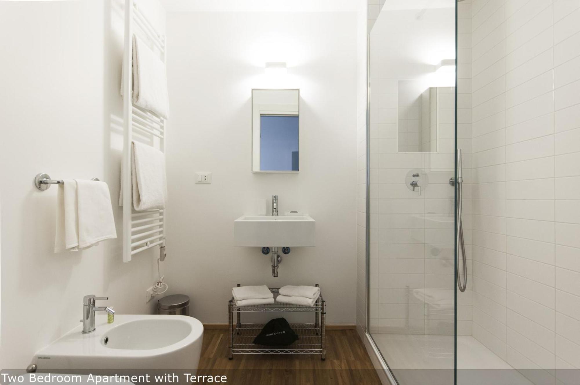 Brera Apartments In Nerino Милано Екстериор снимка