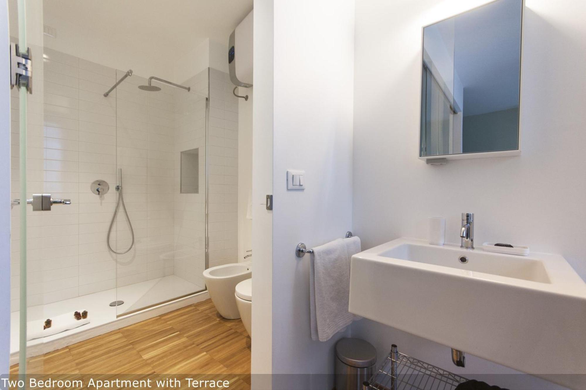 Brera Apartments In Nerino Милано Екстериор снимка